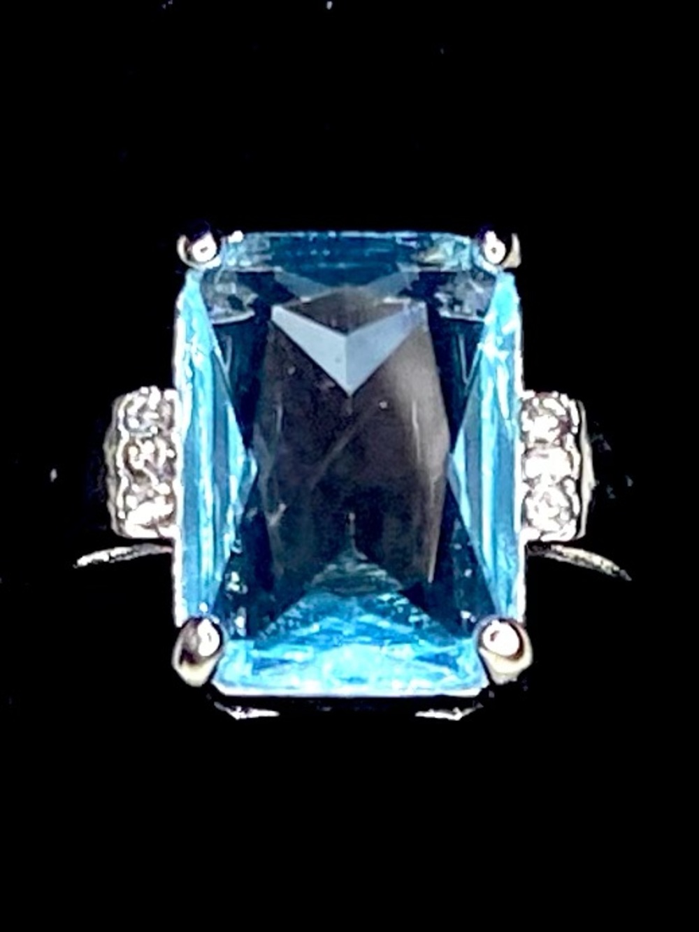 Sterling Silver Blue Square Gemstone Ring w light box - Picture 4 of 5
